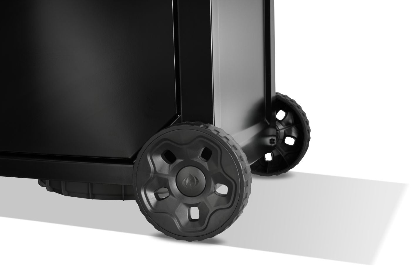 NapoleonFreestyleF365DPKBlackGasBBQ10