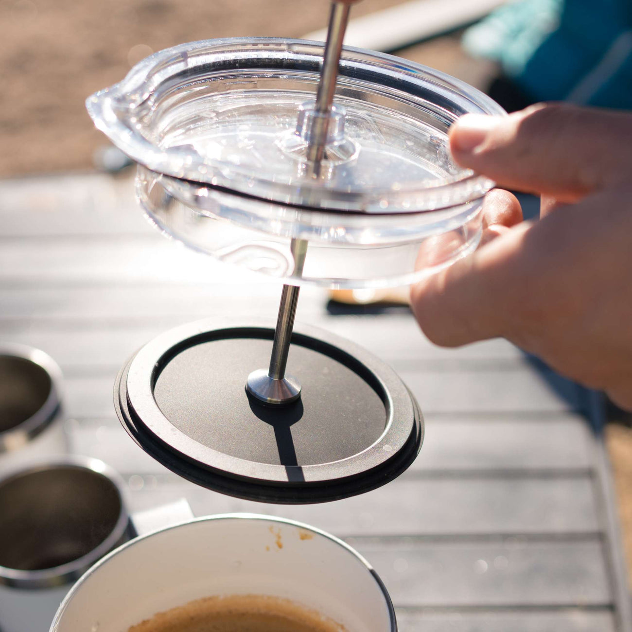 Yeti-rambler-34-oz-cafetiere-navy-11