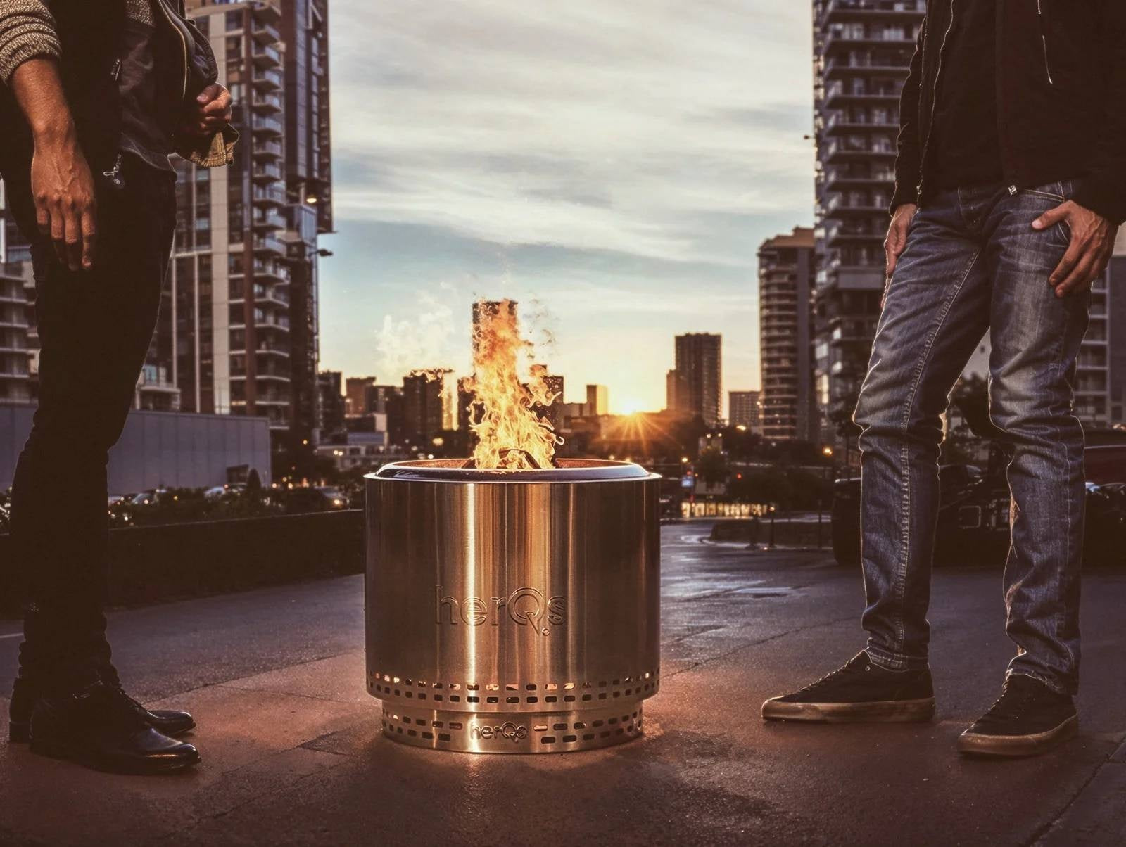 herQs Smokeless FirePit Blaze