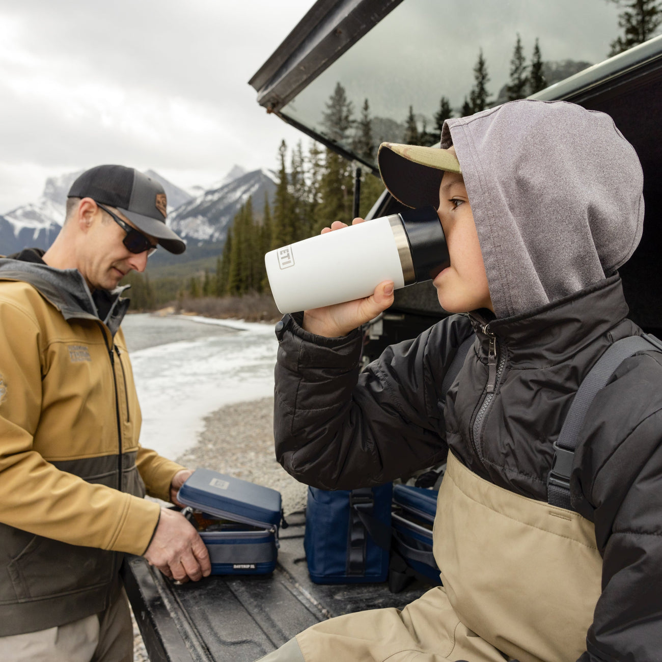 yeti-rambler-reisfles-12-oz-sfeerfoto-6