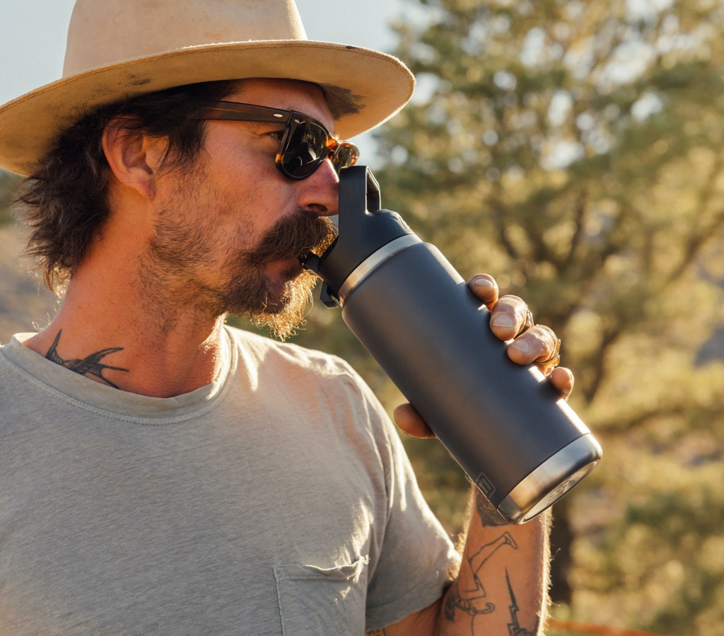 yeti-rambler-rietjesdop-black-8_ad315310-683f-4bfd-98a2-702f4d29ee9d